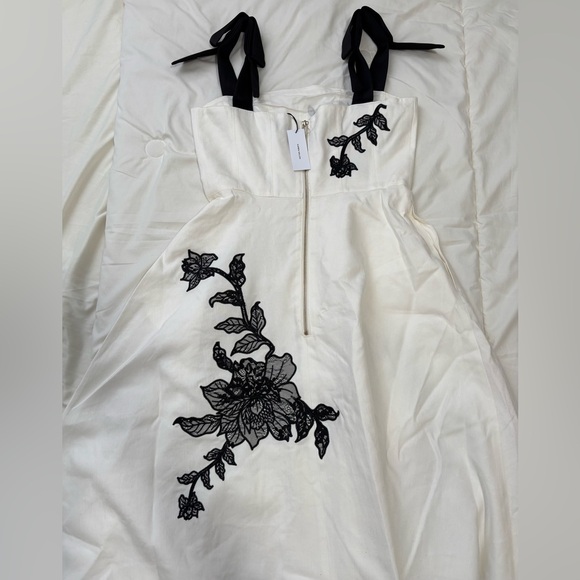 NWT Karen Millen Floral Lace Embroidered Strappy Midi Dress Yvory 6 US - Picture 5 of 9